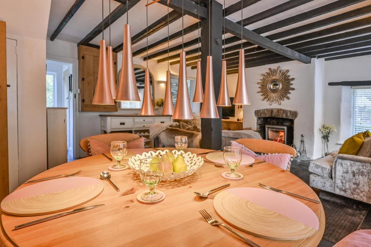A Superb Bijou Retreat With Jacuzzi Near An Excellent Village Pub Йелвертон Экстерьер фото